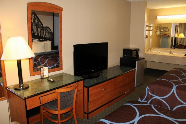 Super 8 by Wyndham Bossier City/Shreveport Area image 18