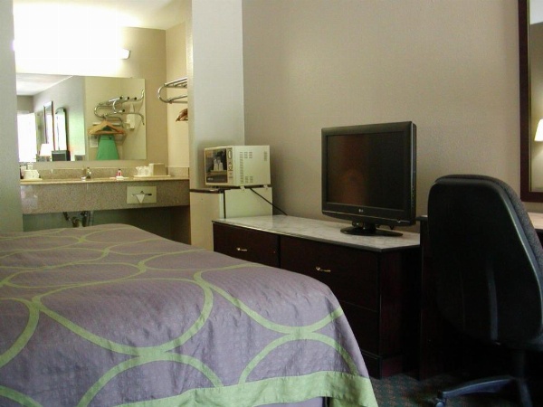 Super 8 by Wyndham Bossier City/Shreveport Area image 28