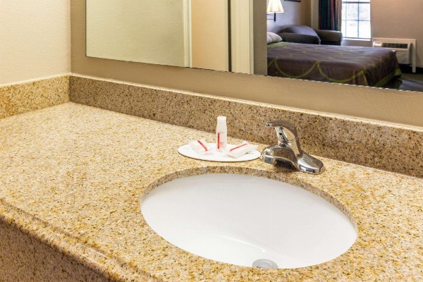 Super 8 by Wyndham Bossier City/Shreveport Area image 7